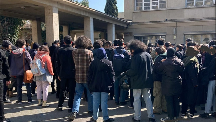 ایران.. موجة احتجاجات ضد النظام تندیداً بتدهور الأوضاع الاقتصادية والاجتماعية في البلاد