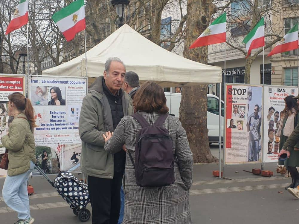 معرض صور في باريس لإدانة انتهاكات حقوق الإنسان في إيران