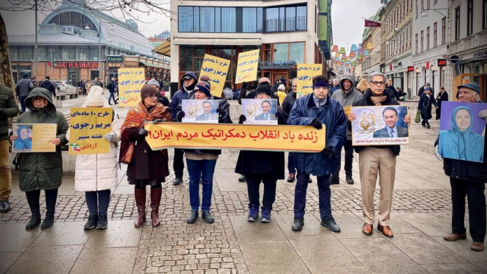 تندیدً باحکام الإعدام في إيران، تظاهرات لانصار مجاهدي خلق في اوروبیة و کندا