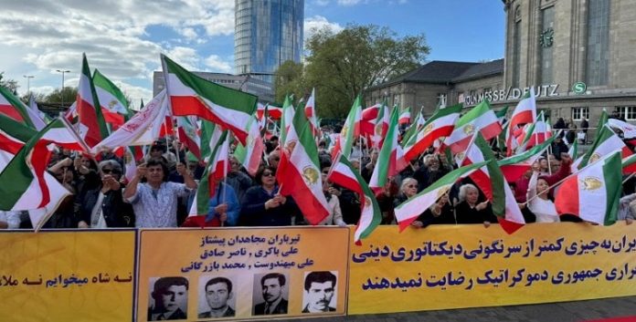 تظاهرات حاشدة للايرانيين في 14 مدينة حول العالم