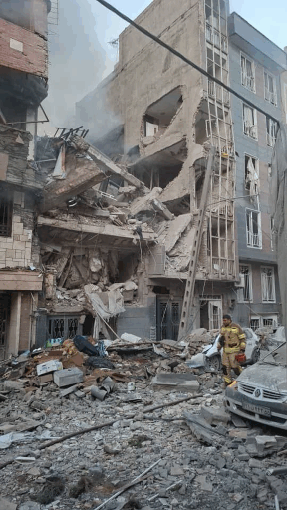 عاجل: هجمات إسرائيلية مكثفة تستهدف مواقع متعددة داخل إيران منذ ساعات الفجر الأولى