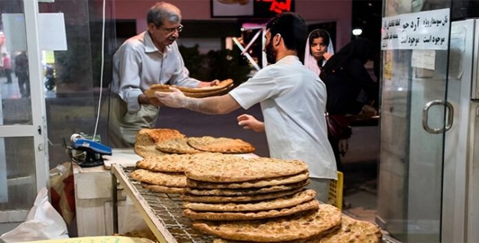 منظومة “نانينو” الحكومية تثیر أزمة الخبز و احتجاجات الخبازين