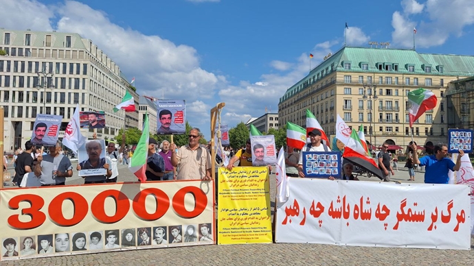 بشعار تحركوا لإنقاذ السجناء السياسيين من الإعدام-مظاهرات أنصار المقاومة الإيرانية في المدن الاوروبا و استرالیا