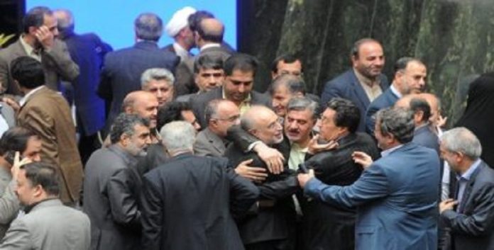 صحافة النظام الإيراني و صراع الأجنحة النظام