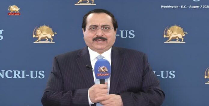 ديلي إكسبرس: استناداً إلى وثائق مسربة، المقاومة الإيرانية تكشف عن “إصدار خامنئي أمراً باغتيال دونالد ترامب”