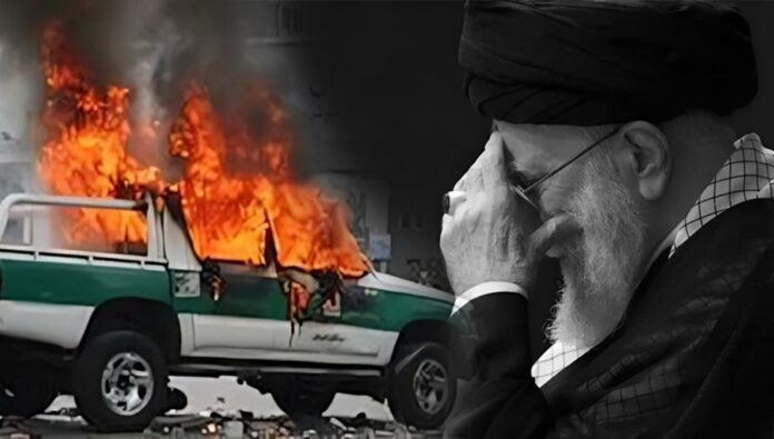هجوم مسلح يودي بحياة 5 من قوات الأمن الإيرانية في بلوشستان