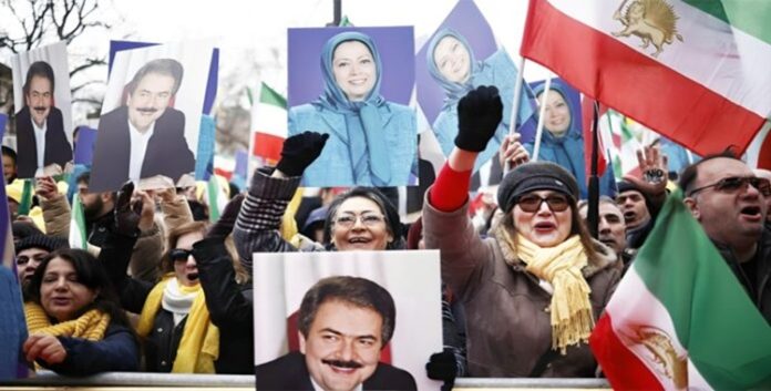 برلماني أوروبي: آن الأوان لـ“خيار ثالث” في سياسة الاتحاد الأوروبي تجاه إيران