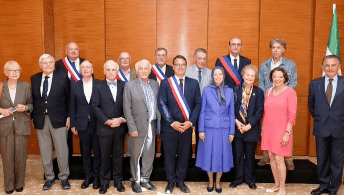 يوم 26 أغسطس 2025، شهدت قاعة بلدية الدائرة السابعة عشرة في باريس، 