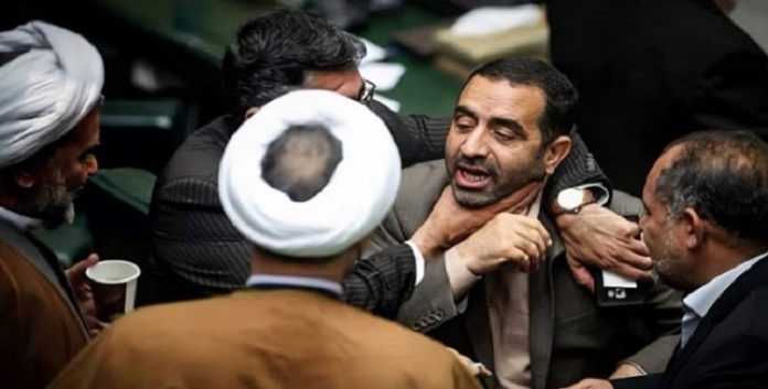 سببها تفاقم الأزمات من تصاعد الغلاء إلى هاجس آلية الزناد الأوروبية: تصاعد صراع الأجنحة داخل برلمان النظام الإيراني