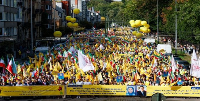 في يوم السبت الموافق 6 سبتمبر، تحولت ساحة 