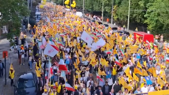 بروكسل.. تظاهرات عشرات الآلاف من الإيرانيين احتفاء بالذكرى الستين لتأسيس منظمة مجاهدي خلق