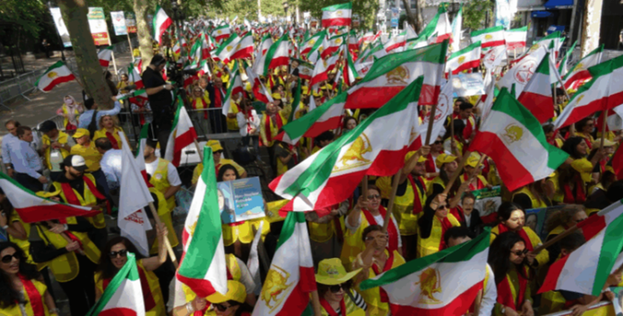 تظاهرات نيويورك: ارتقاء صوت الثورة الإيرانية العالمية في مواجهة نظام ولاية الفقيه