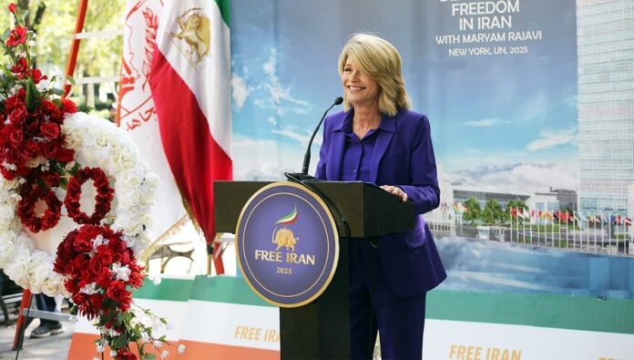 وحدات المقاومة تنير سماء إيران برسائل مريم رجوي مع بدء العام الدراسي