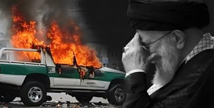 شبح انتفاضة 2019یرعب النظام الإيراني والخوف من رفع أسعار البنزين و یشعل“حرب الذئاب” داخل البرلمان