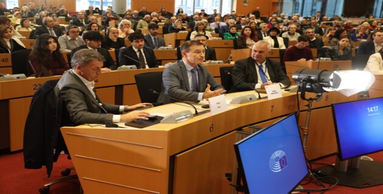 نداء دولي من البرلمان الأوروبي لإنهاء سياسة الاسترضاء والاعتراف بالبديل الديمقراطي في إيران