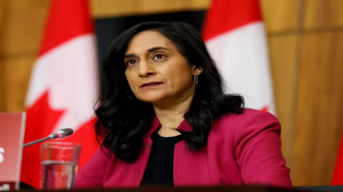 عقوبات کندیة جديدة على 4 مسؤولين إيرانيين بارزين بسبب “القمع الممنهج والانتهاكات الجسيمة”