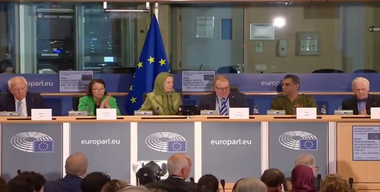 خلال استقبال السیدة مريم رجوي في يبر رئيس وزراء بلجيكا الأسبق: نضال الشعب الإيراني طريقٌ نحو السلام العالمي