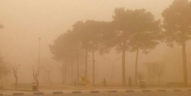 أزمة تلوّث خانقة في إيران: صحة المواطنين تُركت فريسة لفساد المنظومة الحاكمة