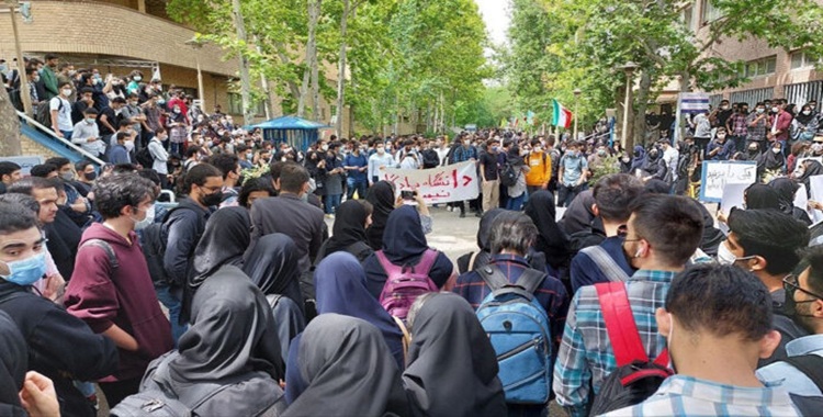 النظام الایراني جعل جامعات إيران ک“ثكنات عسكرية” تخفي بركاناً يغلي