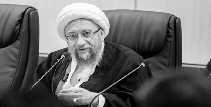 صادق لاريجاني يكشف “المافيا المصرفية” للنظام: فساد ممنهج وإفلاس بنك الجيش