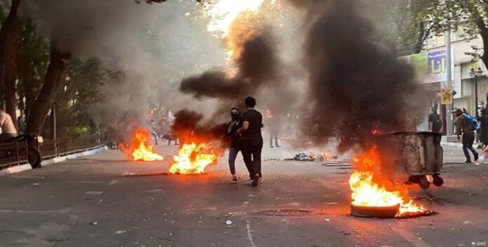 “واشنطن بوست”: جحيم رشت… تعتيم رقمي يتجاوز 400 ساعة وبيركو يشيد بـ “المقاومة المنظمة”