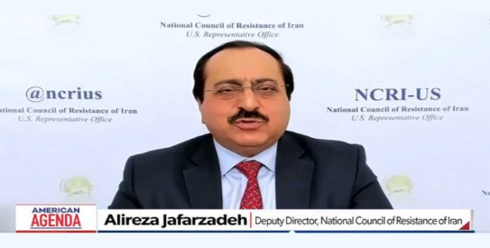 جعفرزاده لـ “نيوزماكس”: قمع الاحتجاجات يفرض معادلة “نزع سلاح الحرس” كخيار وحيد للتغيير