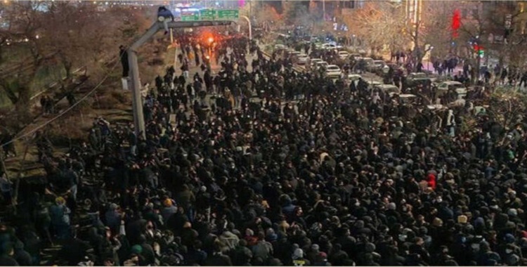 قدم علي رضا جعفر زاده، نائب مدير مكتب المجلس الوطني للمقاومة الإيرانية 