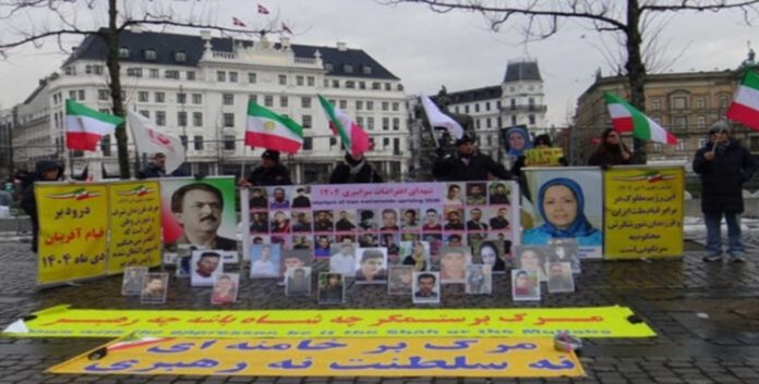 وقفة لأنصار المقاومة دعماً للانتفاضة الشاملة مع شعار 