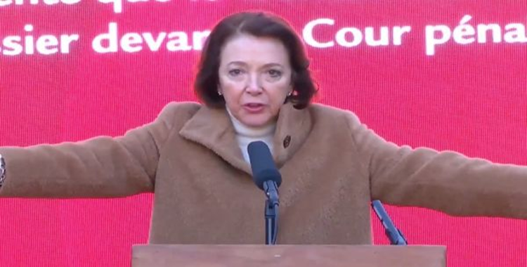 ساحة “سانت ميشيل” في باریس تشهد تظاهرة حاشدة تضامناً مع انتفاضة إيران ورفضاً لـ “ديكتاتورية الشاه والملالي”