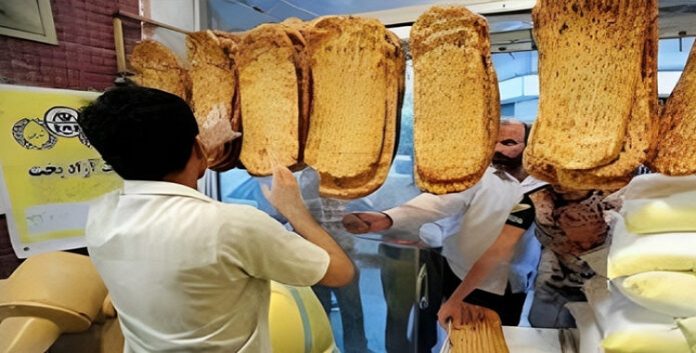 ایران... تحذيرات من تفجّر اجتماعي مع التلويح بتحرير سعر الخبز