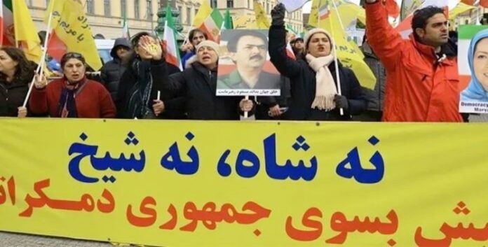 المطلب الجليّ لشعب إيران الواعي هي الجمهورية الديمقراطية