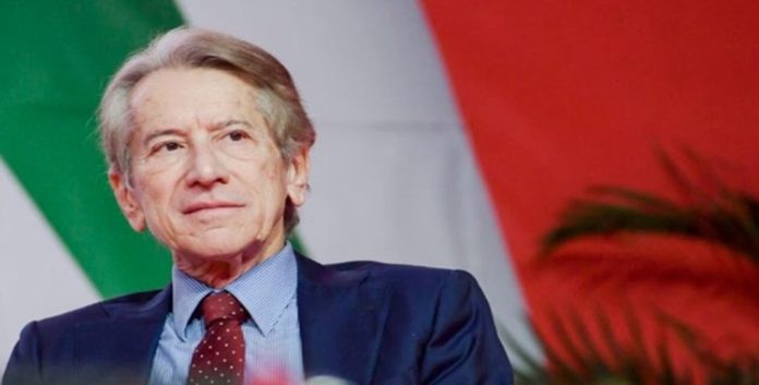 السيناتور جوليو تيرتزي: جيوش إلكترونية مزيفة تروّج لبهلوي… ومعطيات تكشف صلاته المباشرة بحرس النظام