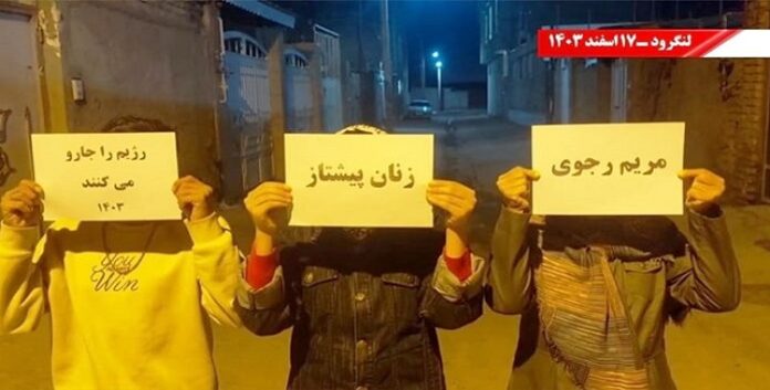 بين معارض ممسك بالارض وآخر فضائي