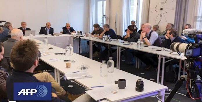 وكالة فرانس برس: تندید من جانب معارضون إيرانيون بإقامة “سلطنة وراثية” مع تعيين الولي الفقيه الجديد