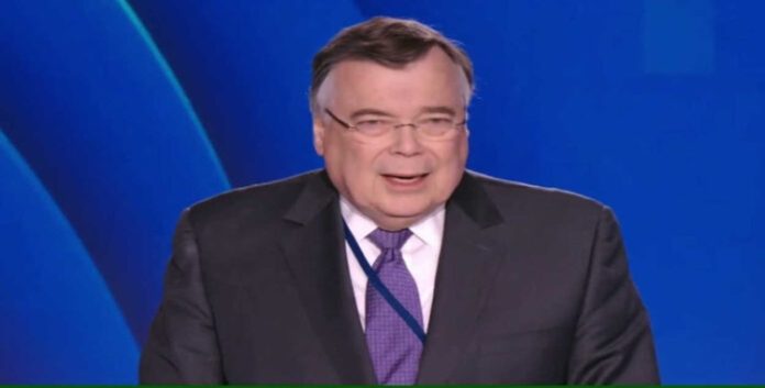 مطالبة بالاعتراف بالحكومة المؤقتة وانتقاد التجاهل الإعلامي للمقاومة الإيرانية من جانب رئيس وزراء أيسلندا الأسبق