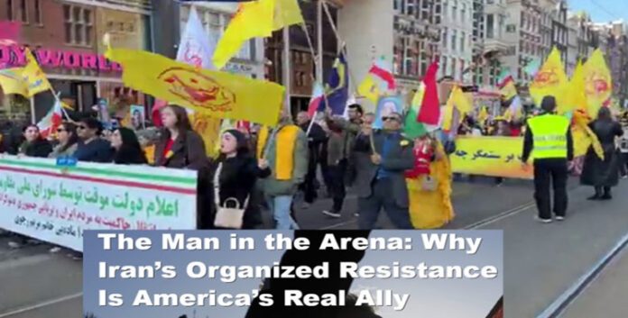 موقع “ريل كلير ديفينس”: المقاومة الإيرانية المنظمة هي الخيار الداخلي القادر على التغيير دون تدخل خارجي