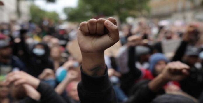 من هيمنة المركز إلى دولة التعدد: معركة القوميّات ضد نظام الملالي