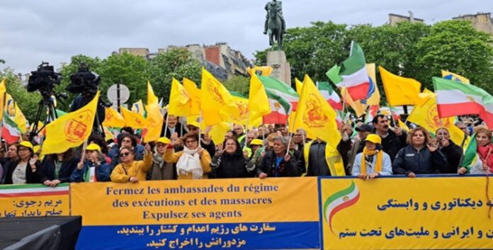 تنديداً بتصاعد الإعدامات في إيران آلاف الایرانیون الاحرار يتجمعون في باريس