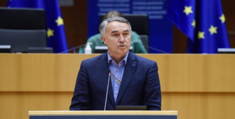 دعوة بيتراس أوستريفيشيوس لمحاسبة النظام الإيراني وتشديد المواقف الدولية