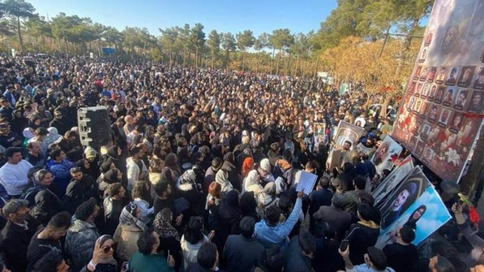 إيران : القمع يخفي أزمة شاملة تهدد بانفجار قريب