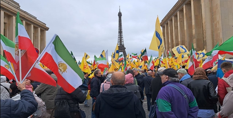 تنديداً بتصاعد الإعدامات في إيران آلاف الایرانیون الاحرار يتجمعون في باريس