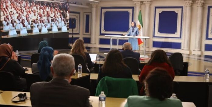 مريم رجوي: جبهة ‘لا لنظام الشاه ولا لنظام الملالي’ شرط ضروري لإسقاط النظام الكهنوتي