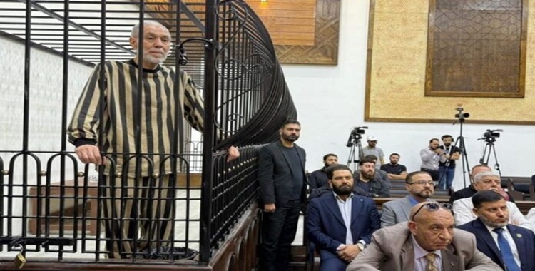 بدء محاكمة “مفتي البراميل” أحمد حسون في دمشق بتهم ارتكاب جرائم حرب والتحريض ضد أبناء الشعب السوري