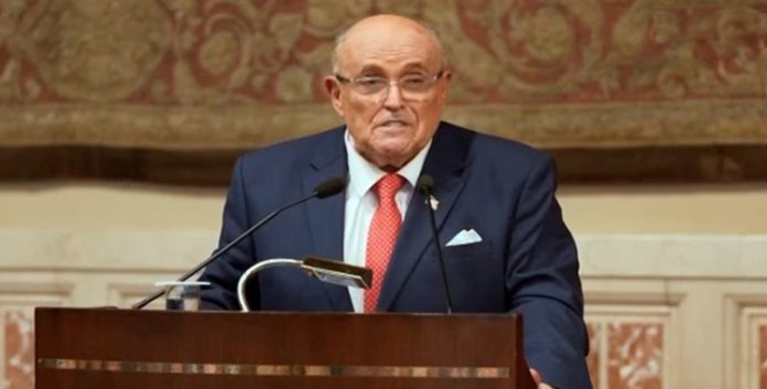 رودي جولياني: منظمة مجاهدي خلق هي خيار حقيقي وحيد مطروح على طاولة