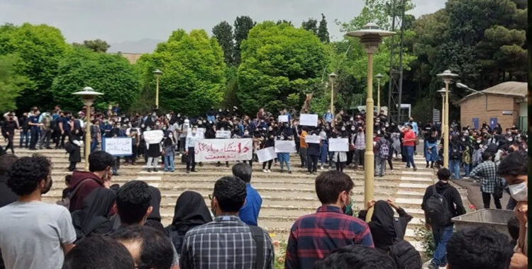 ایران... وسط وعود حكومية فارغة وتفاقم الأزمات المعيشية، تواصل احتجاجات عمال مصنع إيران برك للیوم السادس