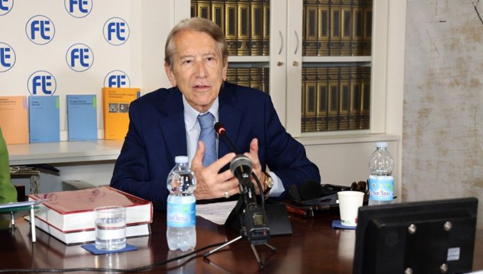 جوليو تيرتزي: على الغرب التخلي عن الاسترضاء تجاه طهران ودعم تطلعات الإيرانيين إلى التغيير