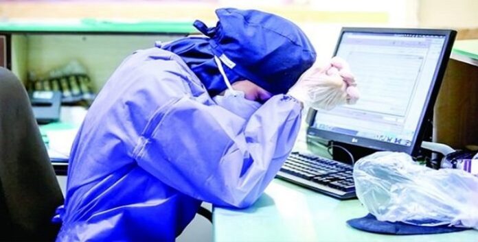 ایران... النظام ويواجه احتجاجات المستشفيات بالملاحقات الأمنية و يدفع الكوادر الطبية الی تحت خط الفقر