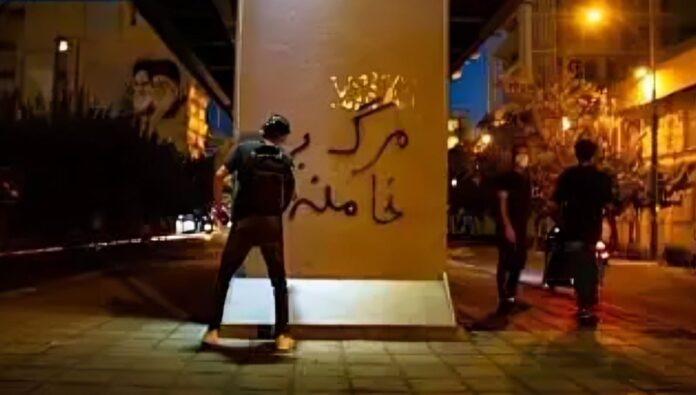 في الذكرى الرابعة لانتفاضة 2022 إضراب عام يشل مدن كردستان الإيرانية