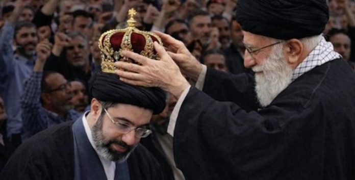 إيران أمام إختبار مزدوج..أزمة الخلافة وإحتقان الشارع