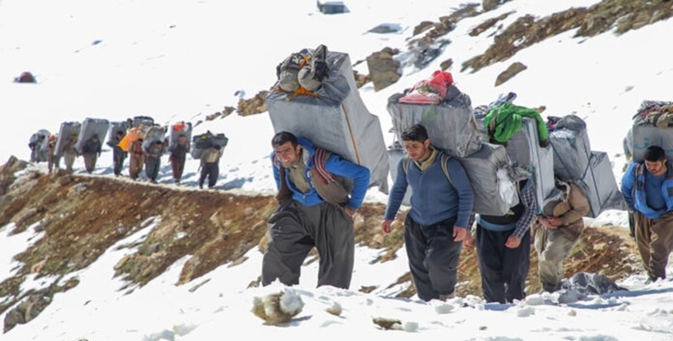 ایران...تحول لقمة العيش إلى معركة بقاء؛ النظام يواجه كدح الفقراء بالرصاص الحي وجرافات الهدم